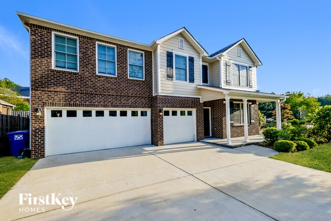 1205 Hunters Gate Dr in Birmingham, AL - Foto de edificio - Building Photo