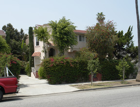 1349 N Hobart Blvd in Los Angeles, CA - Building Photo - Building Photo