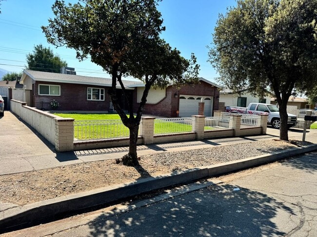 3739 N Golden Ave in San Bernardino, CA - Building Photo - Building Photo