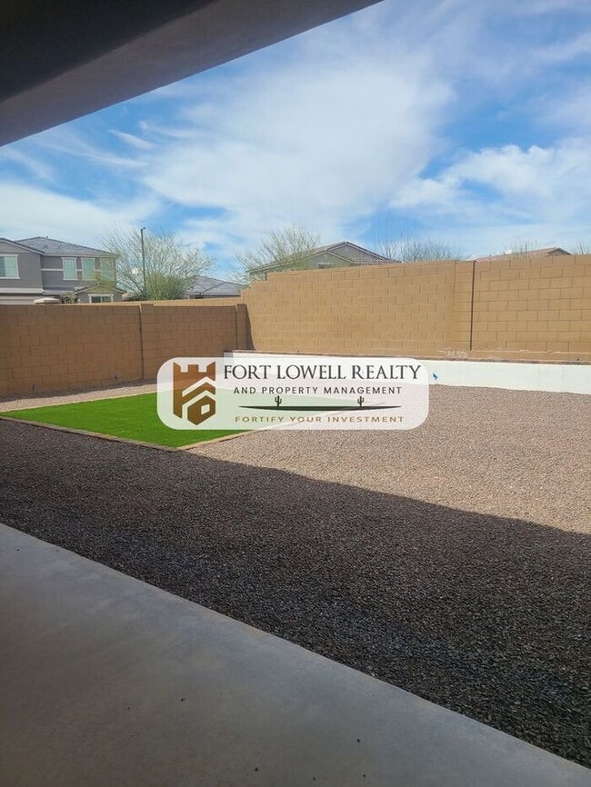 18374 W Weatherby Dr in Surprise, AZ - Foto de edificio - Building Photo