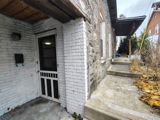 12 Main St in Highland, NY - Building Photo - Building Photo