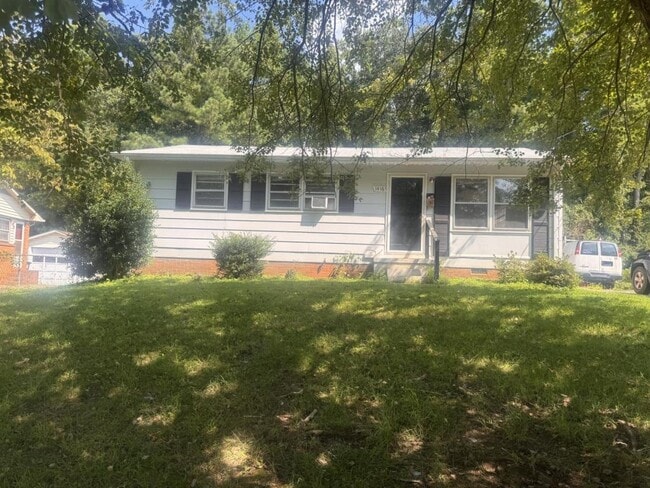 property at 1416 E Sedgefield Dr