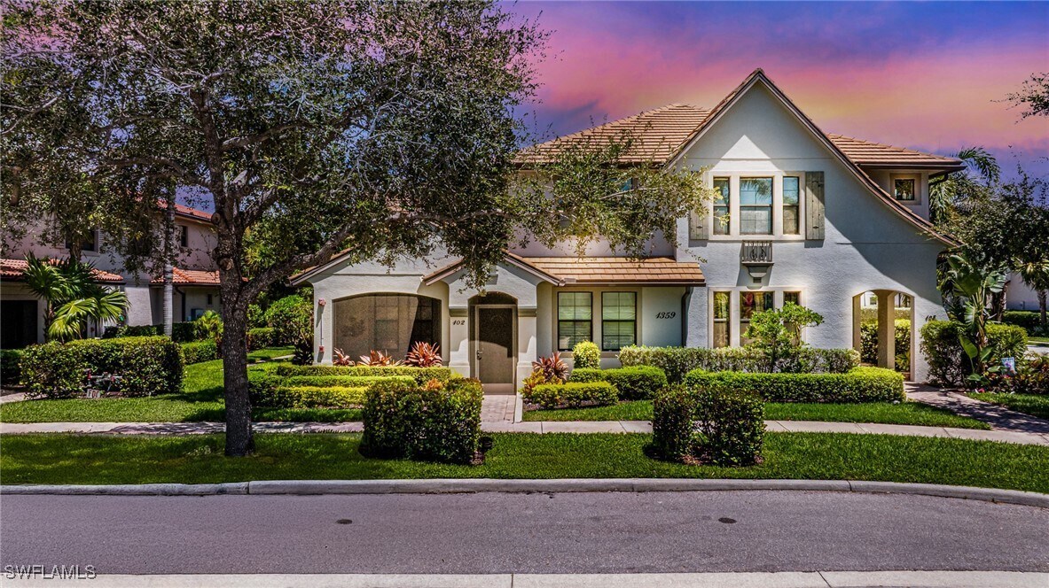 1359 Artesia Dr E in Naples, FL - Building Photo