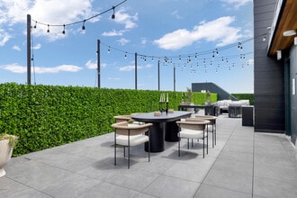 Lib Vista in Los Angeles, CA - Foto de edificio - Building Photo