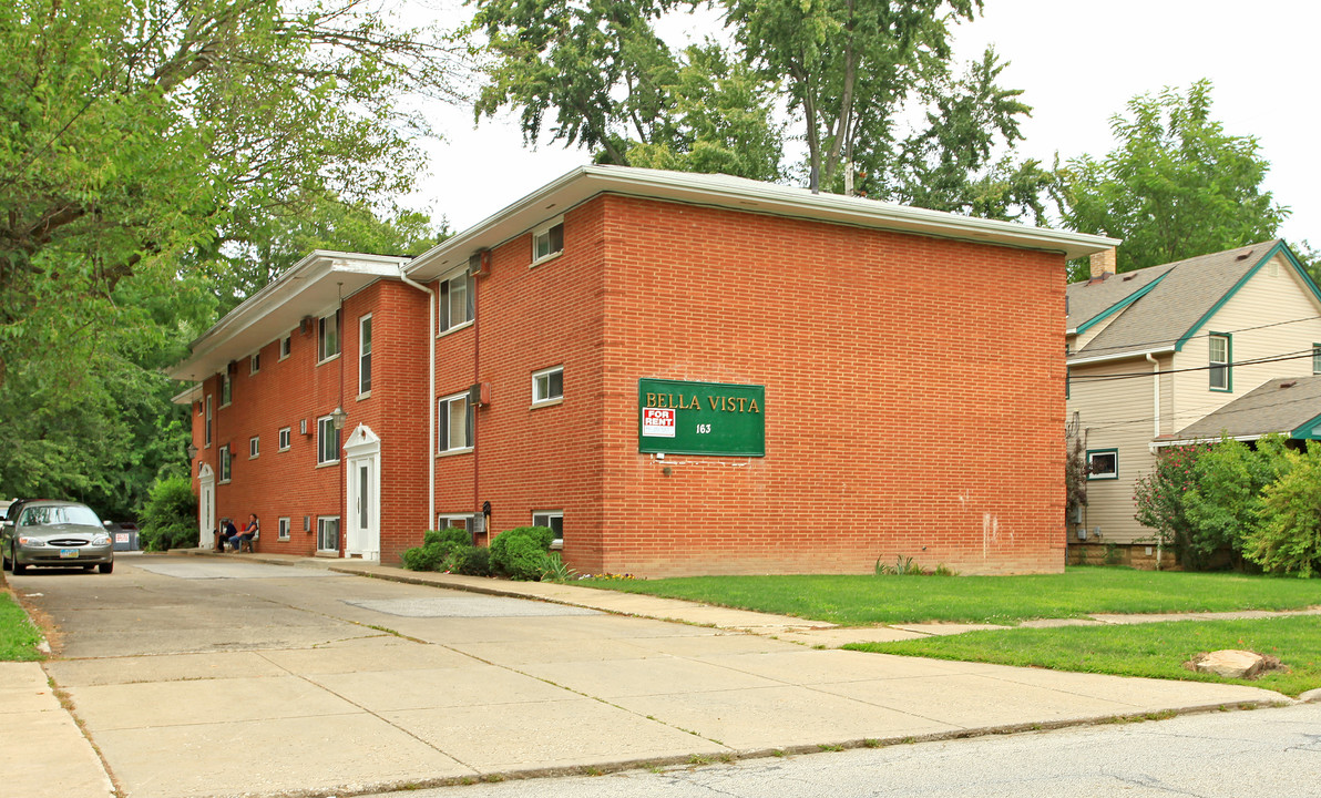 Bella Vista Apartments in Berea, OH - Building Photo