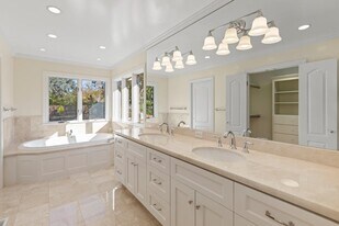 27696 Vogue Ct in Los Altos Hills, CA - Building Photo