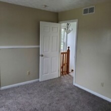 34987 Northview Cir in North Ridgeville, OH - Building Photo - Building Photo