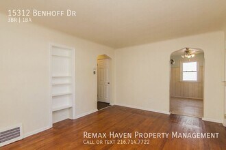 15312 Benhoff Dr in Maple Heights, OH - Building Photo - Building Photo