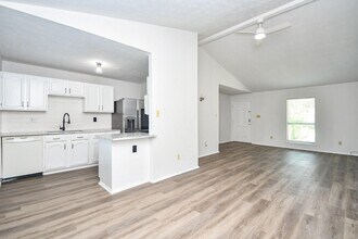 6915 Jeb Stuart Dr in Richmond, TX - Building Photo - Building Photo