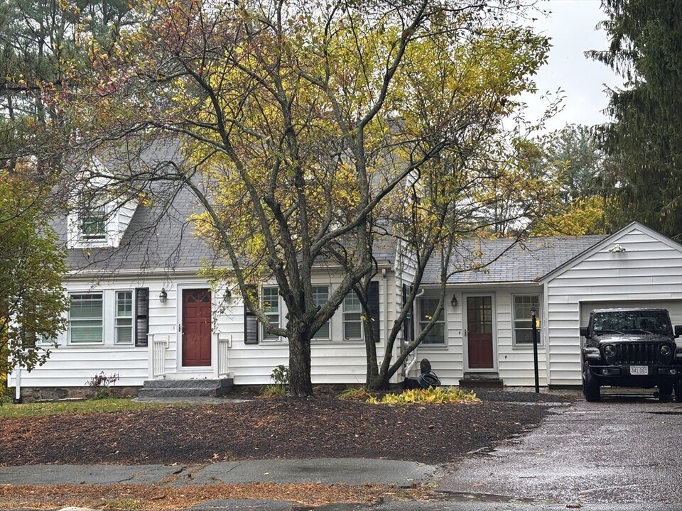 87 Topsfield Rd in Ipswich, MA - Building Photo