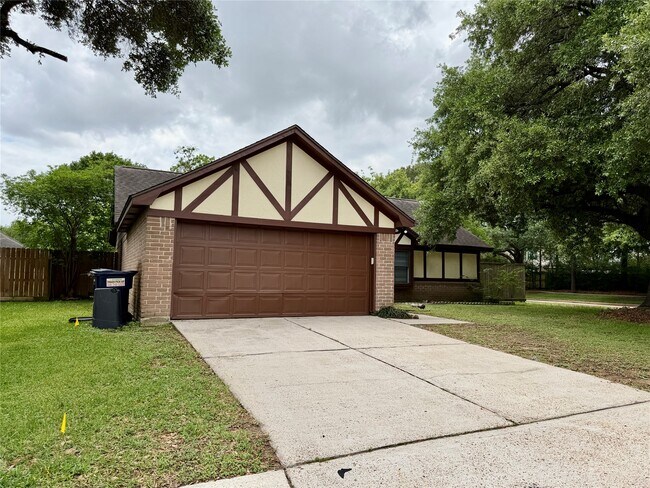 19335 Diversion Dr in Tomball, TX - Building Photo - Building Photo