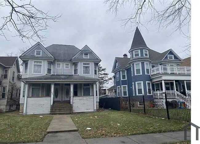 property at 642 N Pine Ave
