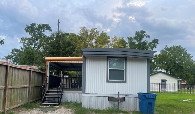 property at 2214 Myra St