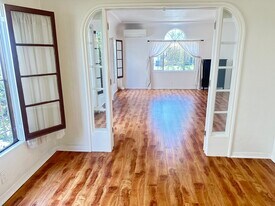 1607 S Sierra Bonita Ave, Unit 1607 in Los Angeles, CA - Building Photo