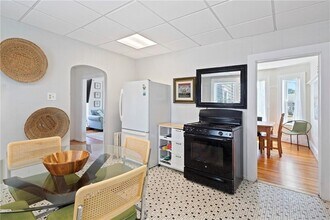 7 Carroll Ave in Newport, RI - Building Photo - Building Photo