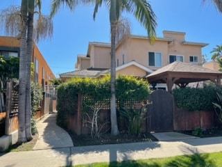 property at 1917 Diamond St