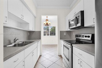 7085 Nova Dr in Davie, FL - Building Photo - Building Photo