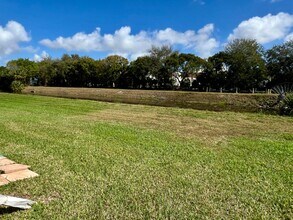 9942 Boynton Gardens Way in Boynton Beach, FL - Foto de edificio - Building Photo