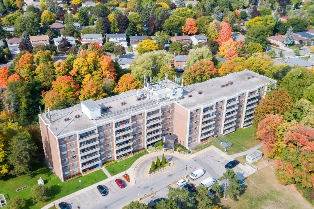 Stubbs Apartments in Toronto, ON - Building Photo