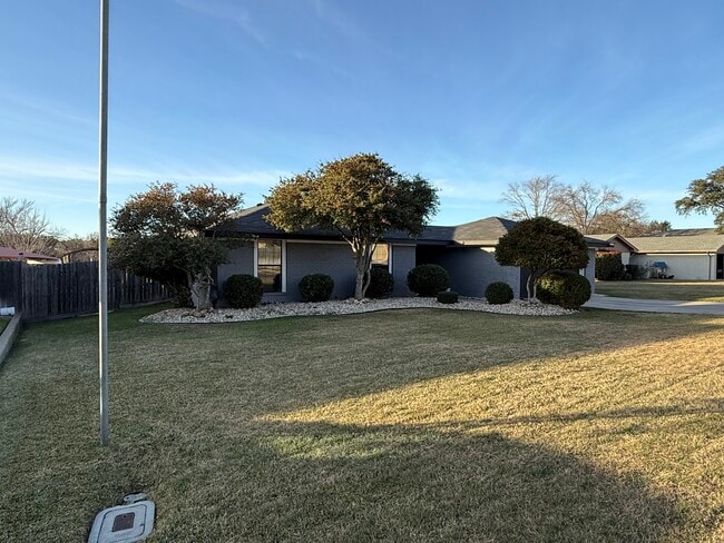 3402 Azalea Dr in Temple, TX - Building Photo - Building Photo