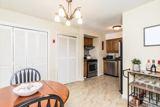 608 Springbrook Cir in Portsmouth, NH - Building Photo - Building Photo