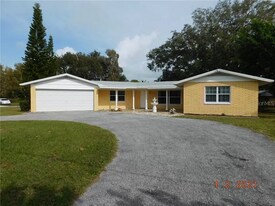 8185 Longbay Blvd in Sarasota, FL - Building Photo