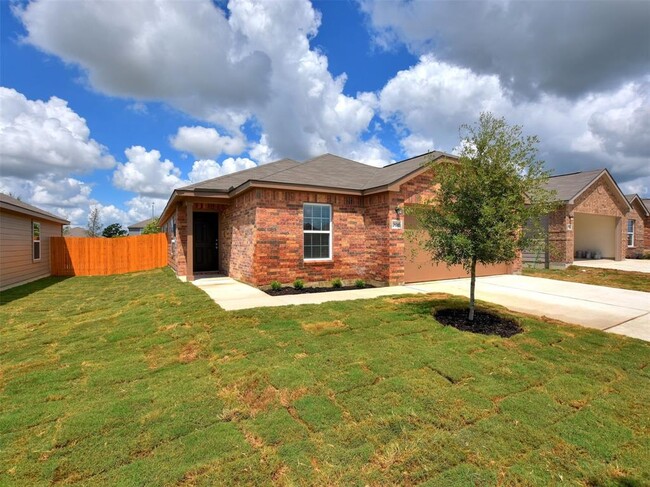 208 Sunnymeade Ln in Jarrell, TX - Foto de edificio - Building Photo