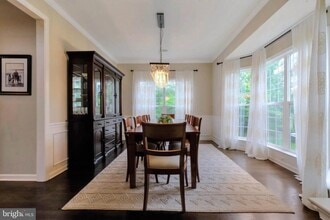 207 Alpine Dr SE in Leesburg, VA - Building Photo - Building Photo
