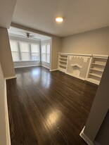 6842 S East End Ave, Unit 2 Apartamentos