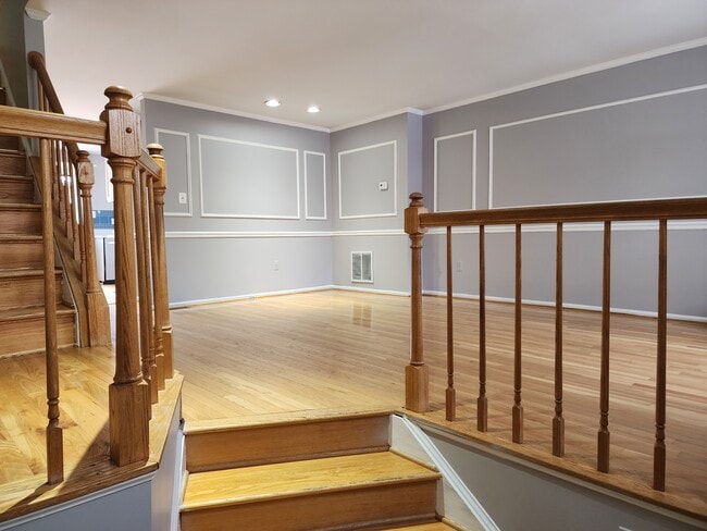 18859 McFarlin Dr in Germantown, MD - Building Photo - Building Photo