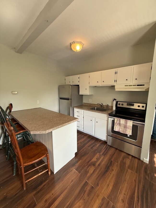 79 Frank Ave, Unit Apt. A