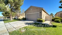 10325 Darby Rd in Apple Valley, CA - Foto de edificio - Building Photo