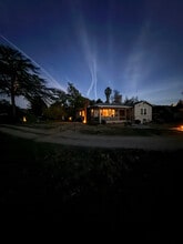 1210 Woodland Ave in Ojai, CA - Foto de edificio - Building Photo