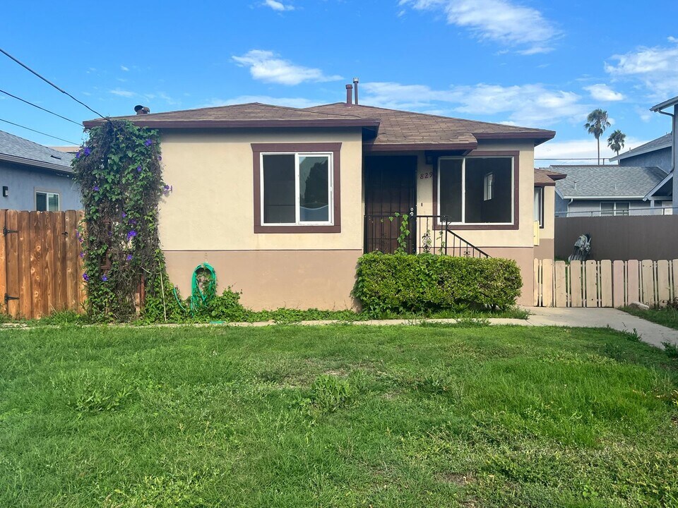 829-831 10th St in Imperial Beach, CA - Building Photo