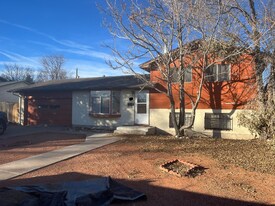 2641 Lynwood Ln in Pueblo, CO - Building Photo