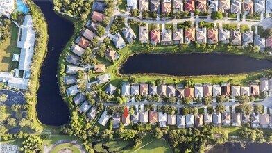 6481 Autumn Woods Blvd in Naples, FL - Building Photo - Building Photo
