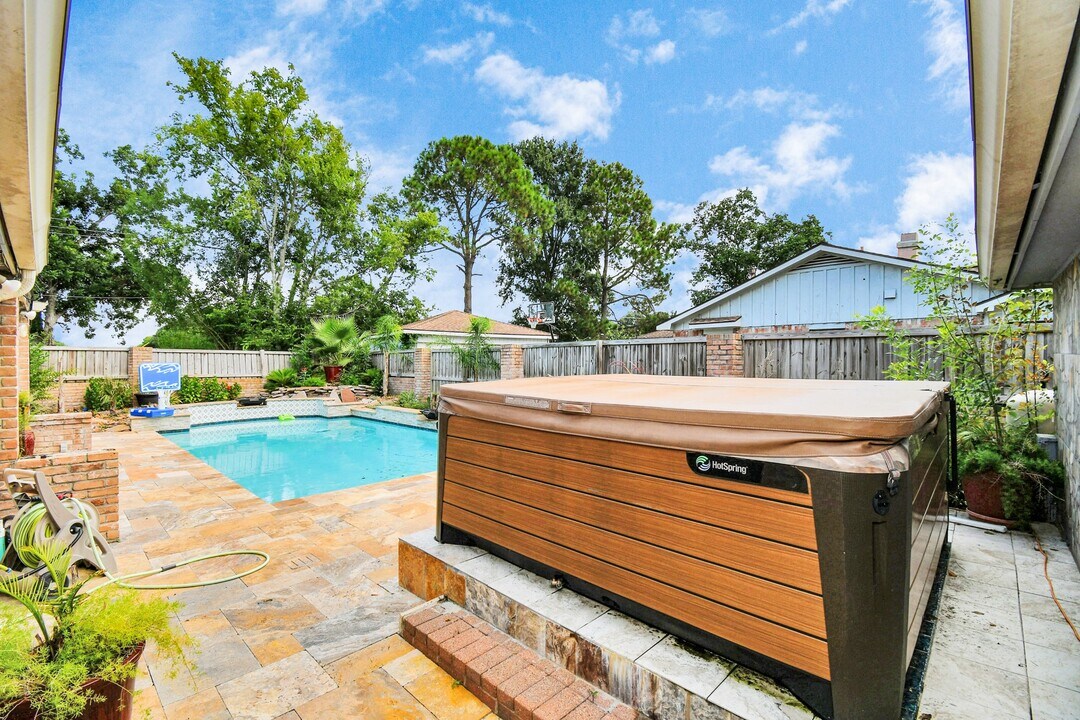 2510 Hilton Head Dr in Missouri City, TX - Building Photo