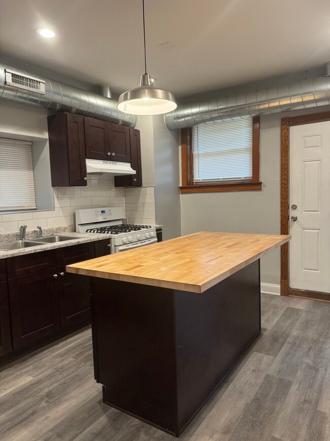 5924 S Maplewood Ave, Unit 1 in Chicago, IL - Building Photo - Building Photo