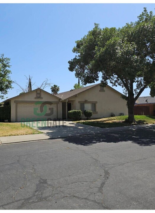 3116 Kounias Dr in Modesto, CA - Building Photo