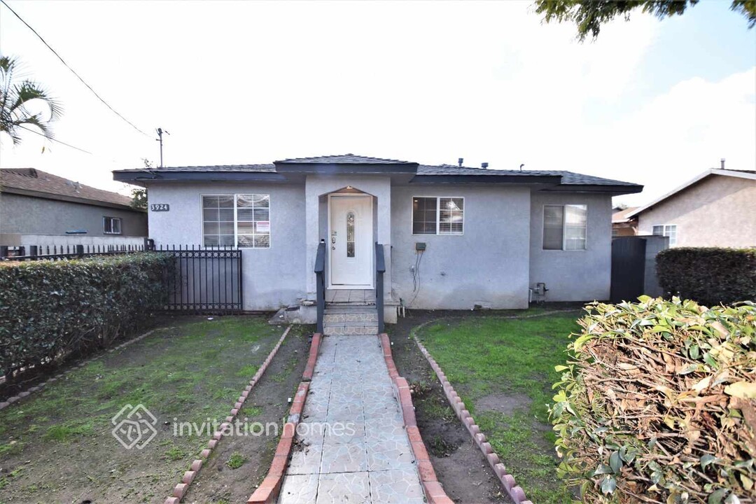 3924 W 104th St in Inglewood, CA - Building Photo