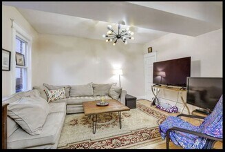 821 Randolph St NW-Unit -3 in Washington, DC - Foto de edificio - Building Photo