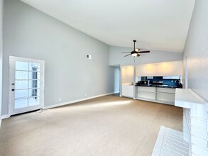 4054 Nobel Dr in San Diego, CA - Building Photo - Building Photo