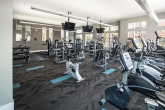 River Park by Broadmoor in Council Bluffs, IA - Foto de edificio - Building Photo