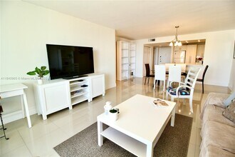 1865 S Ocean Dr, Unit 8-I in Hallandale Beach, FL - Building Photo - Building Photo