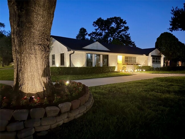 5666 Overbrook Ln in Houston, TX - Building Photo - Building Photo