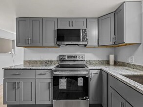 284 Eastern Ave in Rochester, NH - Building Photo - Building Photo