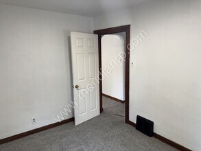 2021 Redwood Ave in Fort Wayne, IN - Building Photo - Building Photo