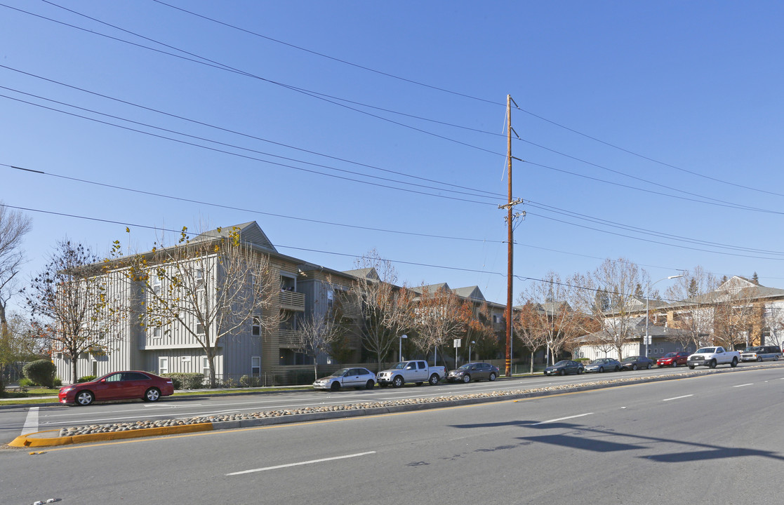 Betty Ann Gardens in San Jose, CA - Building Photo