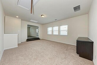 321 Navigator Dr in Austin, TX - Building Photo - Building Photo
