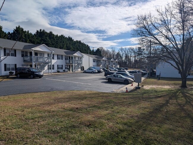 Terrace Trace Apartments in Archdale, NC - Building Photo - Building Photo